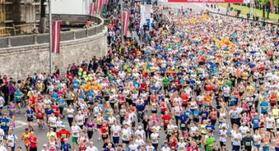 Image of a crowd running